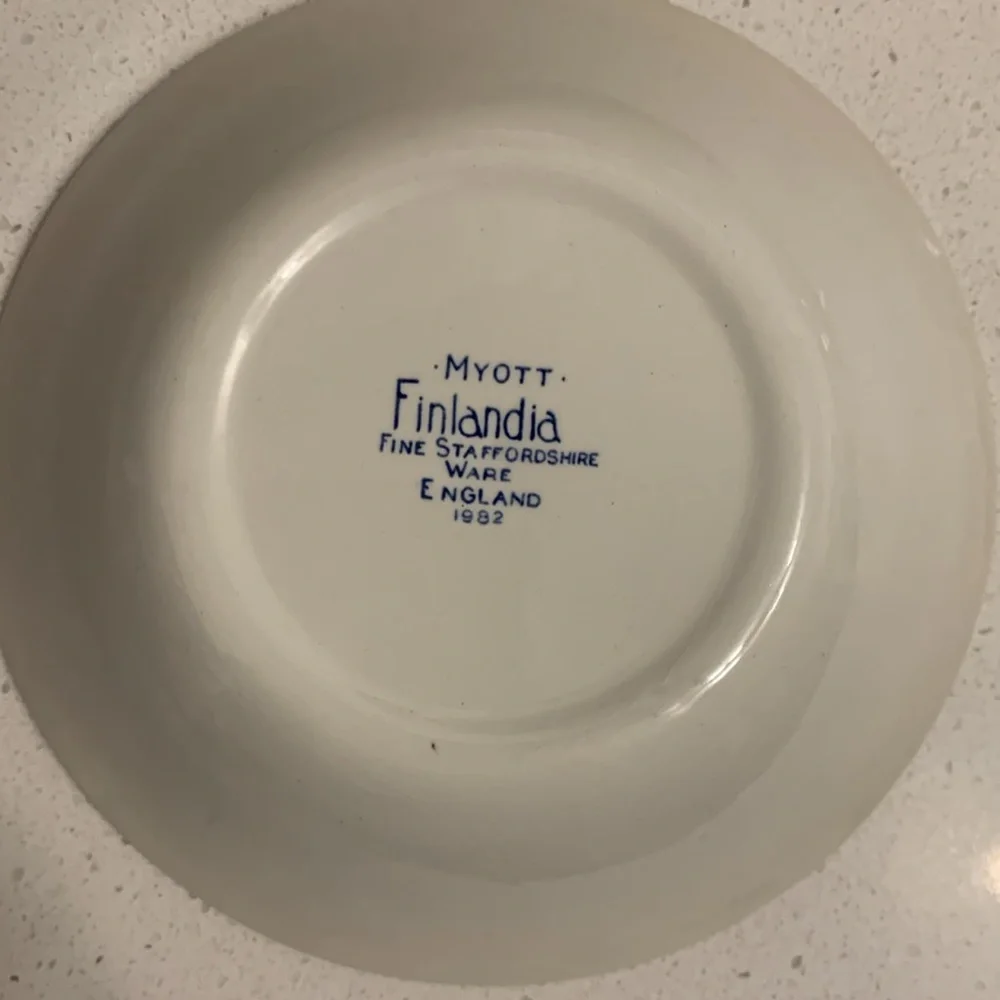 Set of 4 Vintage Myott Finlandia Soup/Salad Bowls 6.25 Some Crazing Classic Blue